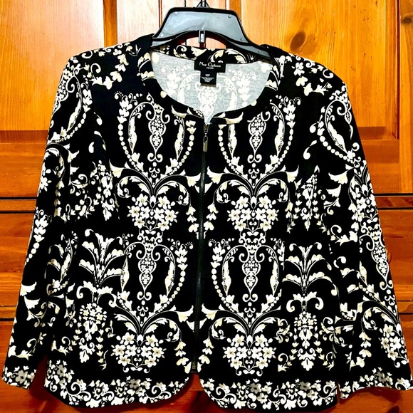 Black and Cream Patterned Jacket - Soooo soft! 12P - Picture 2 of 5